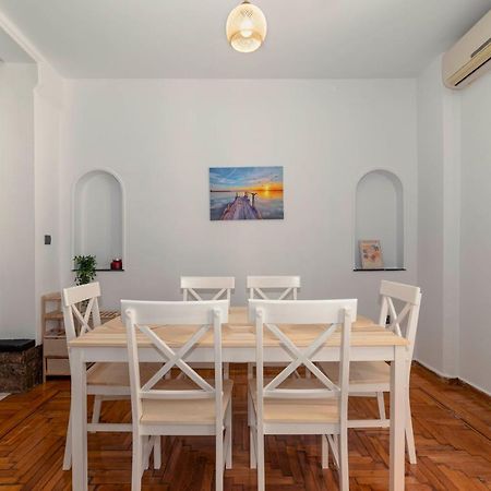 Spacious 2Bd Apartment Next To Athens Archeological Museum Exterior photo