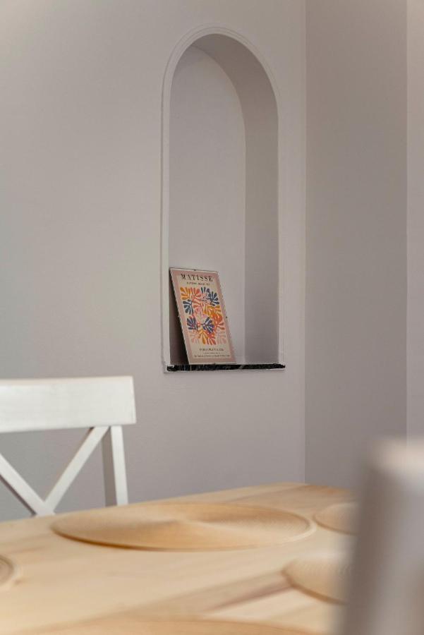 Spacious 2Bd Apartment Next To Athens Archeological Museum Exterior photo